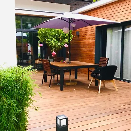 La Du Lys Toulouse Occitanie Piscine & Golf 塞尔