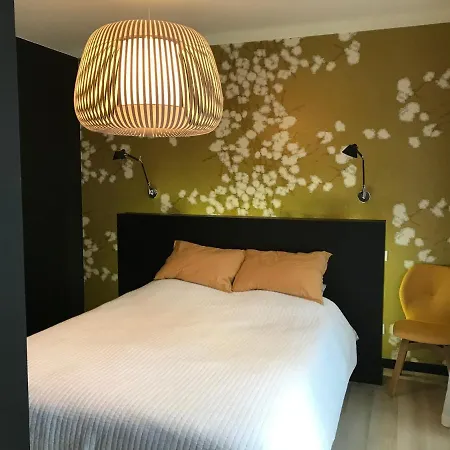 La Du Lys Toulouse Occitanie Piscine & Golf Seilh