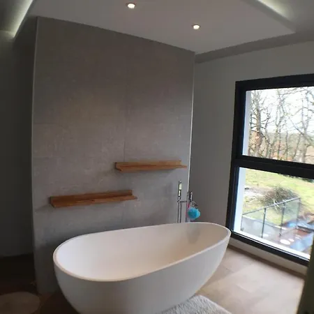 La Du Lys Toulouse Occitanie Piscine & Golf *