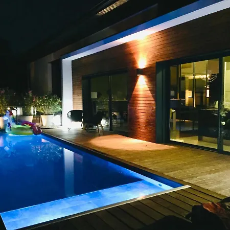 La Du Lys Toulouse Occitanie Piscine & Golf *