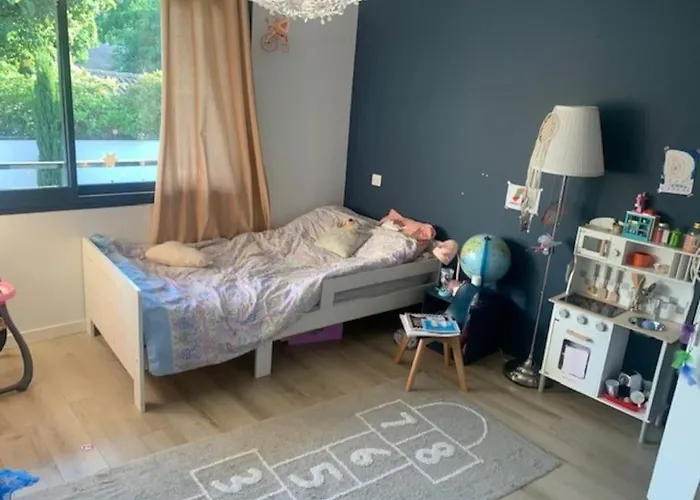 La Du Lys Toulouse Occitanie Piscine & Golf * Seilh