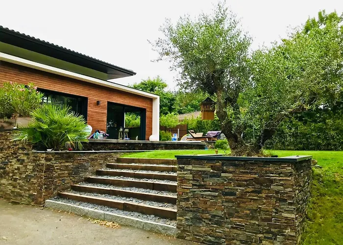 La Du Lys Toulouse Occitanie Piscine & Golf Seilh