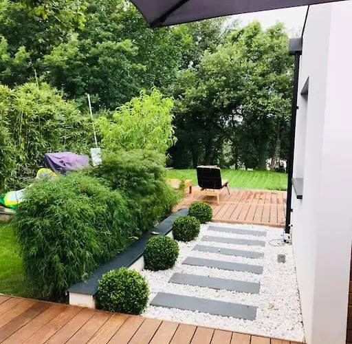 La Du Lys Toulouse Occitanie Piscine & Golf * Seilh