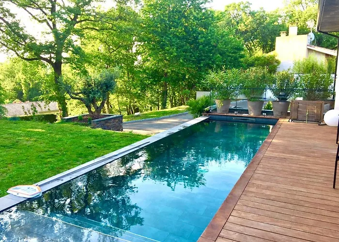 La Du Lys Toulouse Occitanie Piscine & Golf *