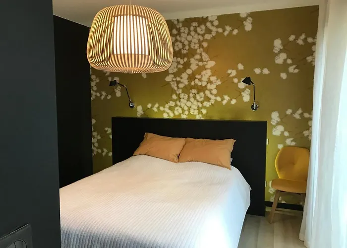 La Du Lys Toulouse Occitanie Piscine & Golf Seilh