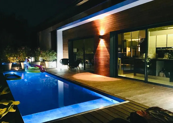 La Du Lys Toulouse Occitanie Piscine & Golf *